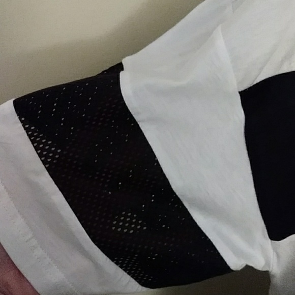 🆕 PUMA Cropped Tee - Picture 2 of 4